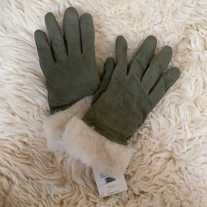 NWT Ugg Genuine Leather Suede gloves